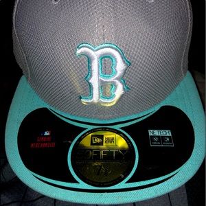New Era Boston Red Sox Fitted 7 3/8, NWT